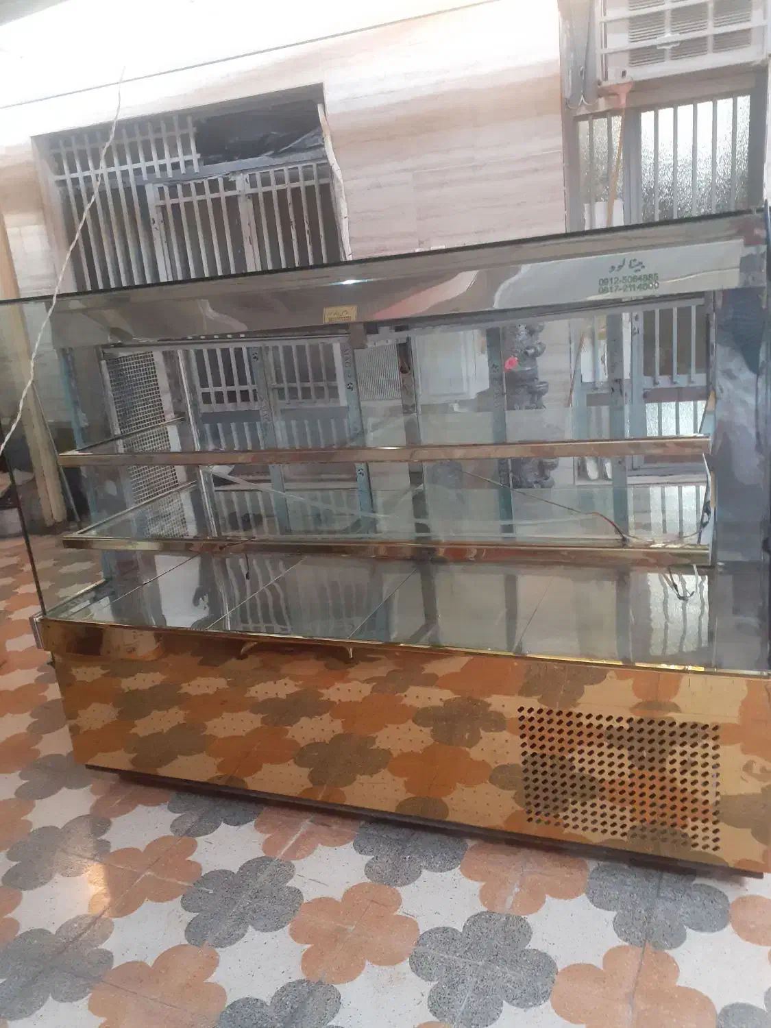 فروش فوری فوری بعلت جابجایی یخچال صنعتی بزرگ|کافیشاپ و رستوران|بندرعباس, |دیوار