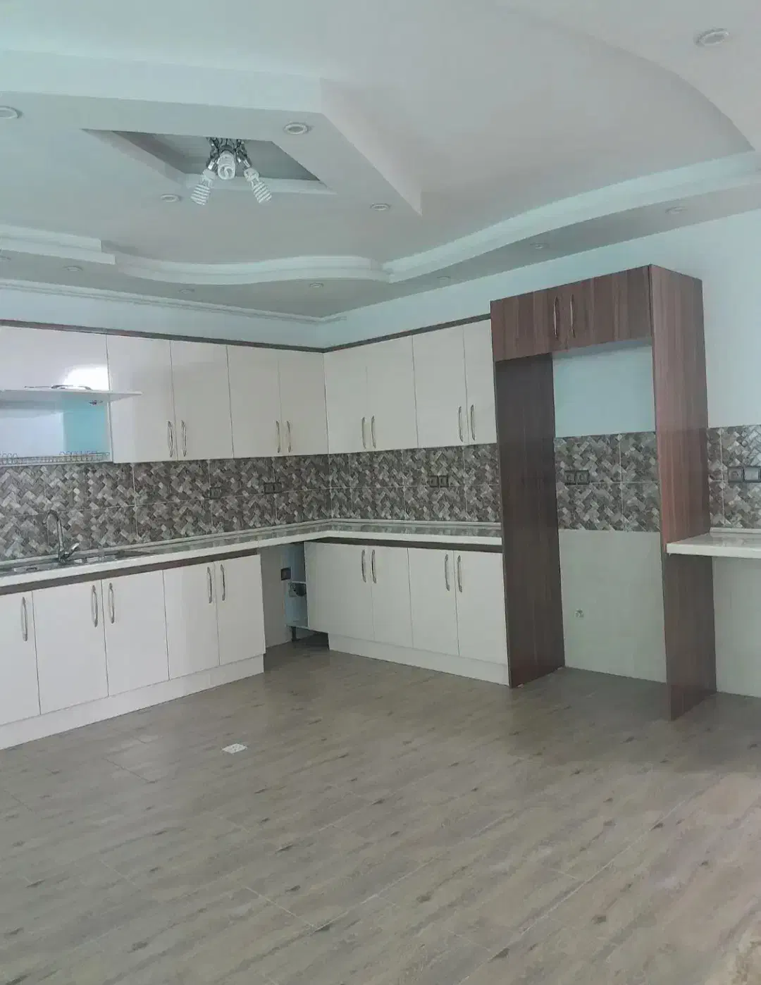 کد۹۲۶رهن واحد۱۴۰متری خیابان ۲۲ابان|اجارهٔ آپارتمان|لاهیجان, انقلاب|دیوار