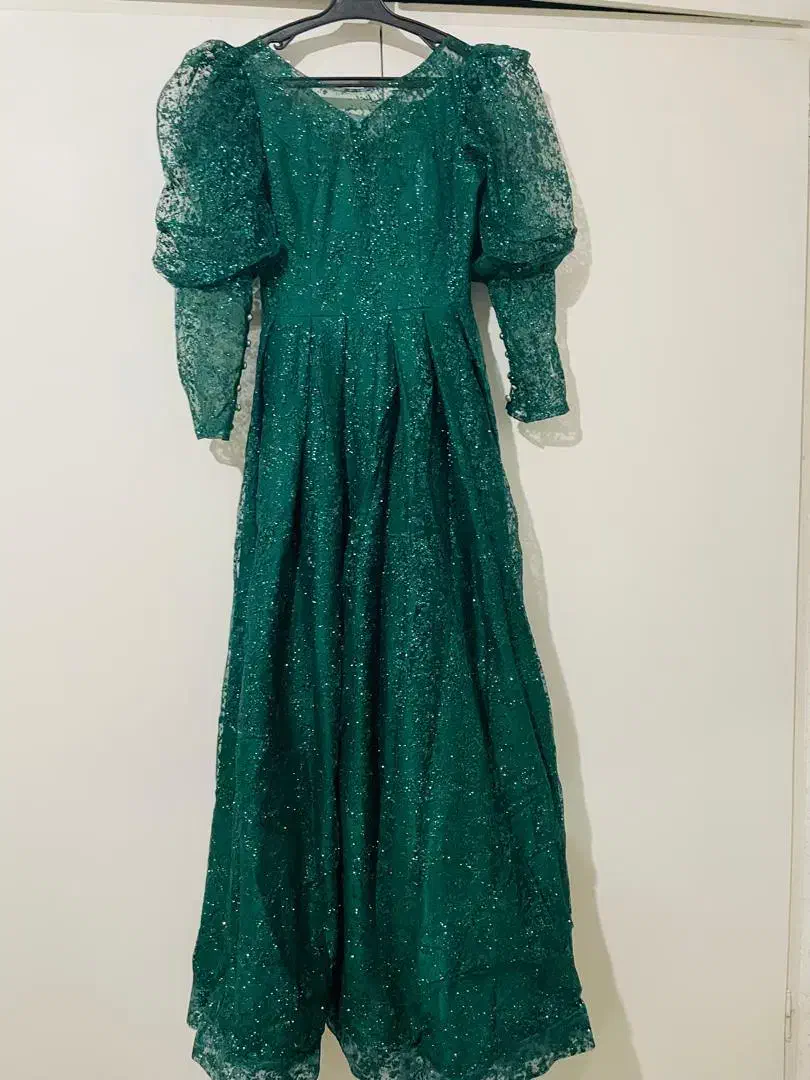 لباس مجلسی|لباس|کرج, کلاک نو|دیوار