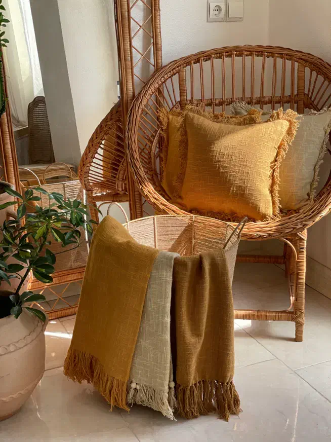 اینه قدی و صندلی حصیری|آینه|شاهینشهر, شهرک میلاد|دیوار