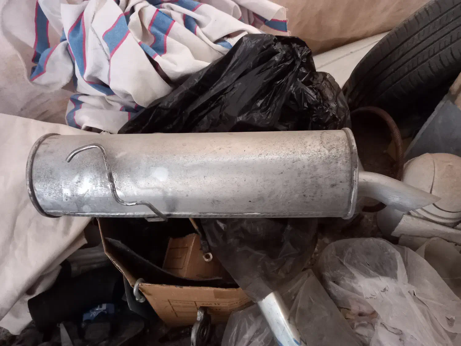 منبع اگزوز بنزی ۲۳۰|قطعات یدکی و لوازم جانبی|شاهینشهر, عطار|دیوار