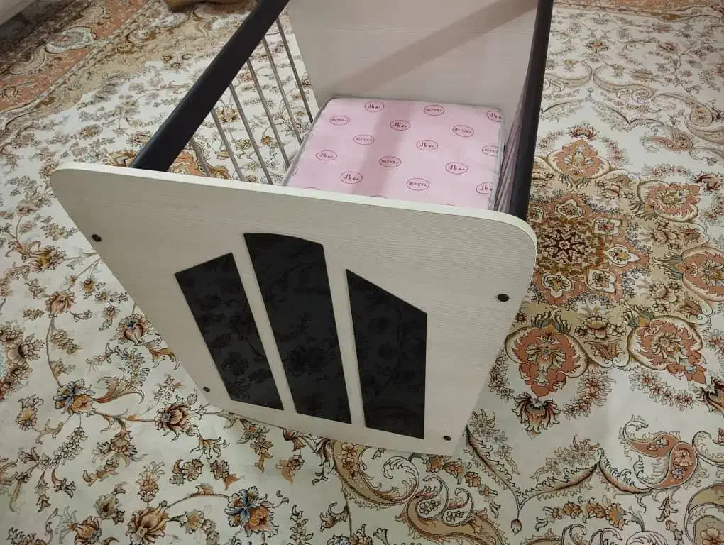 گهواره و کمد نوزاد|اسباب و اثاث بچه|سمنان, |دیوار