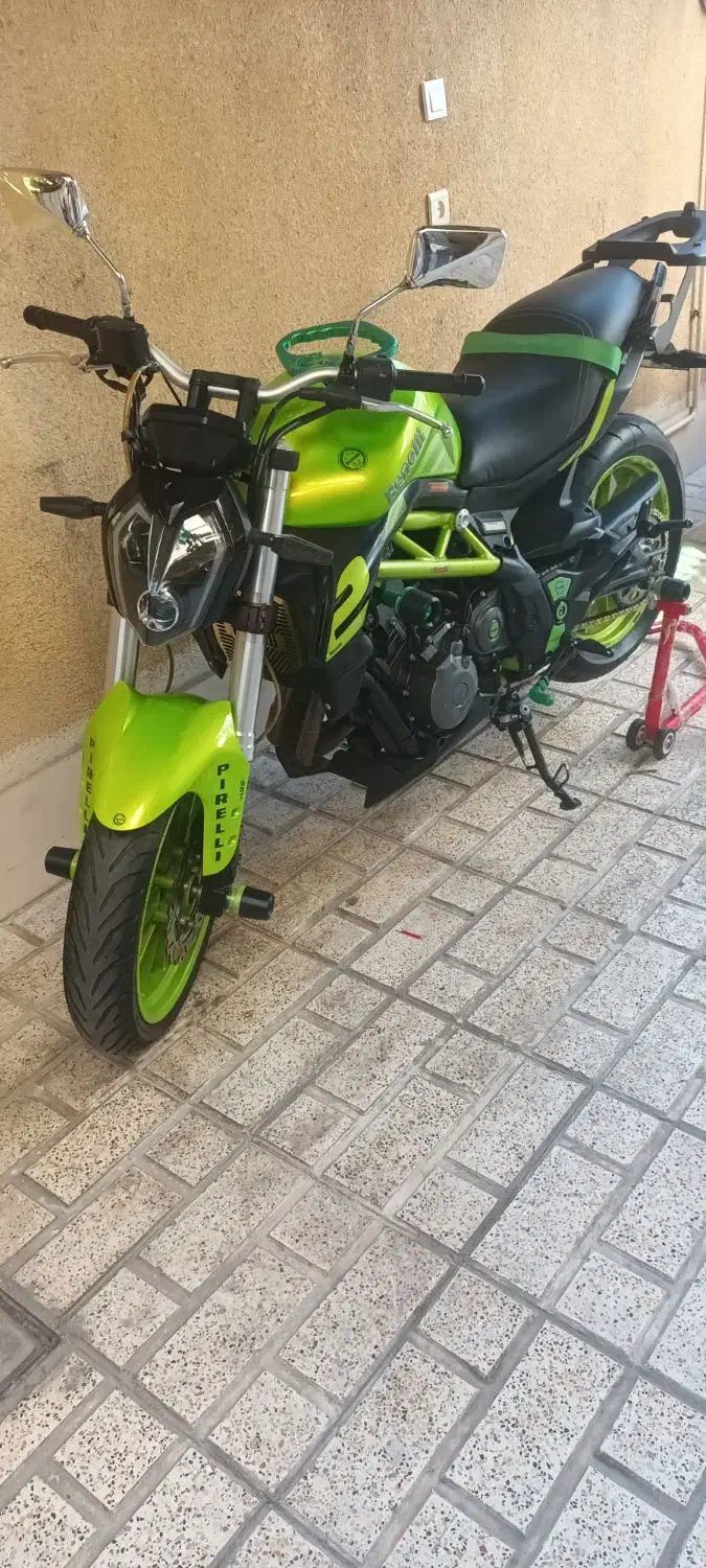 بنلی مدل ۹۸ جفت سیلندر|موتورسیکلت|کرج, کلاک نو|دیوار