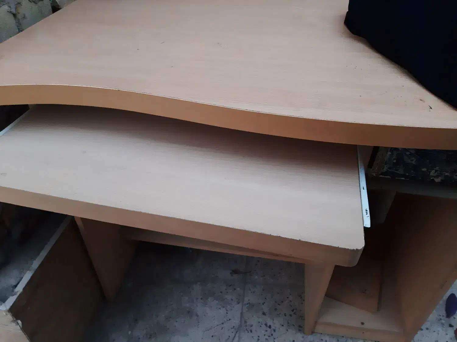 میز کامپیوتر کرم|میز تحریر و کامپیوتر|یزد, |دیوار