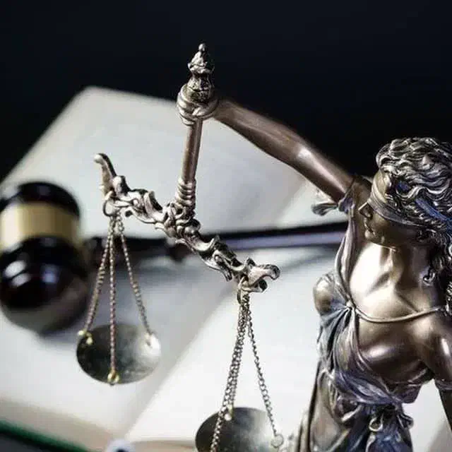 وکیل دادگستری خانم با سابقه ده ساله|خدمات مالی، حسابداری، بیمه|طرقبه, |دیوار