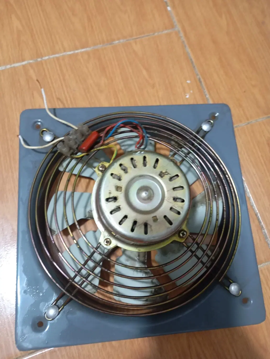 فن25*25|پنکه و تصفیه‌کنندهٔ هوا|آبیک, |دیوار