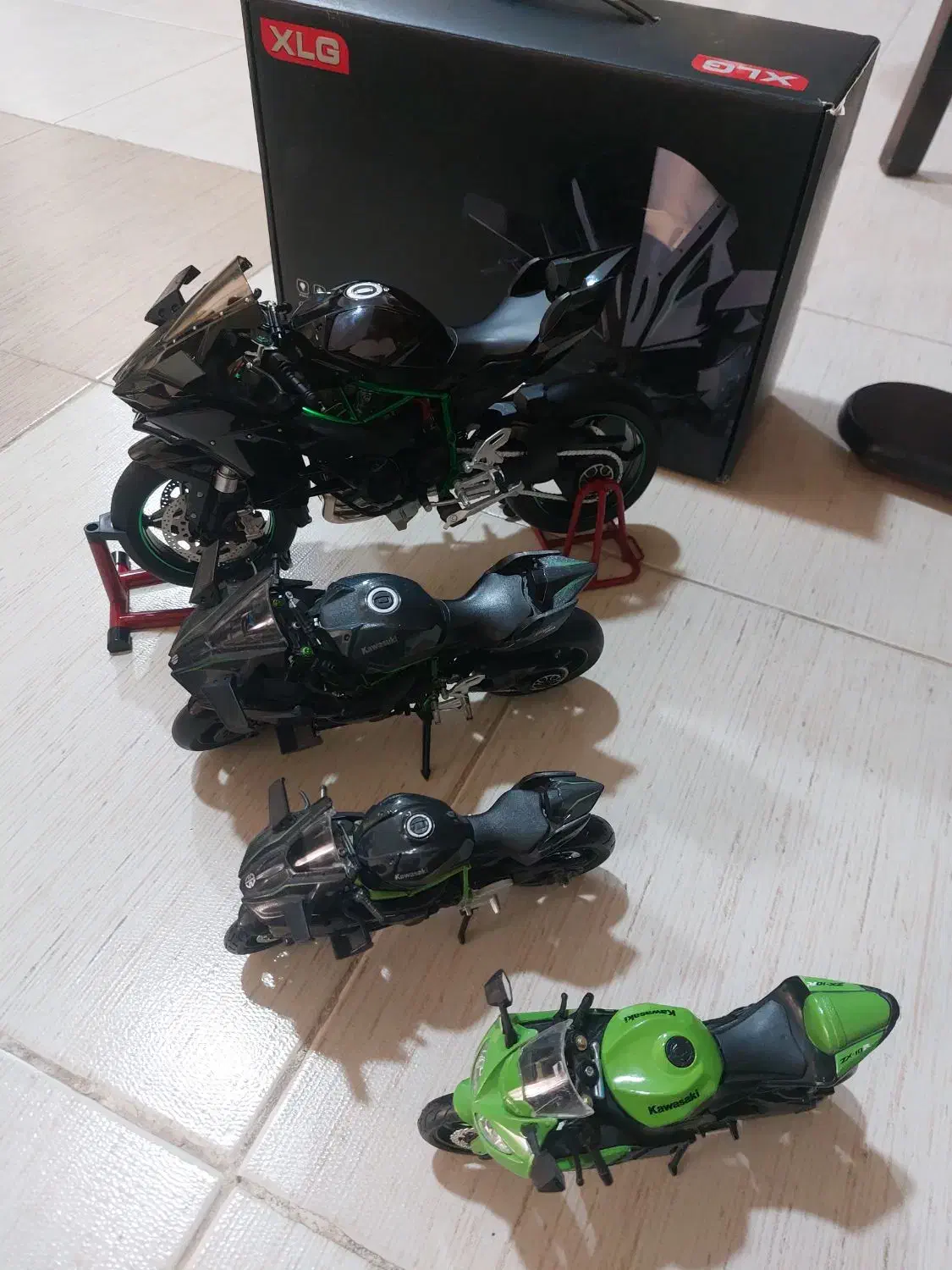 ۳ تا ماکت اشتوار و کاوازاکی|اسباببازی|سیرجان, |دیوار