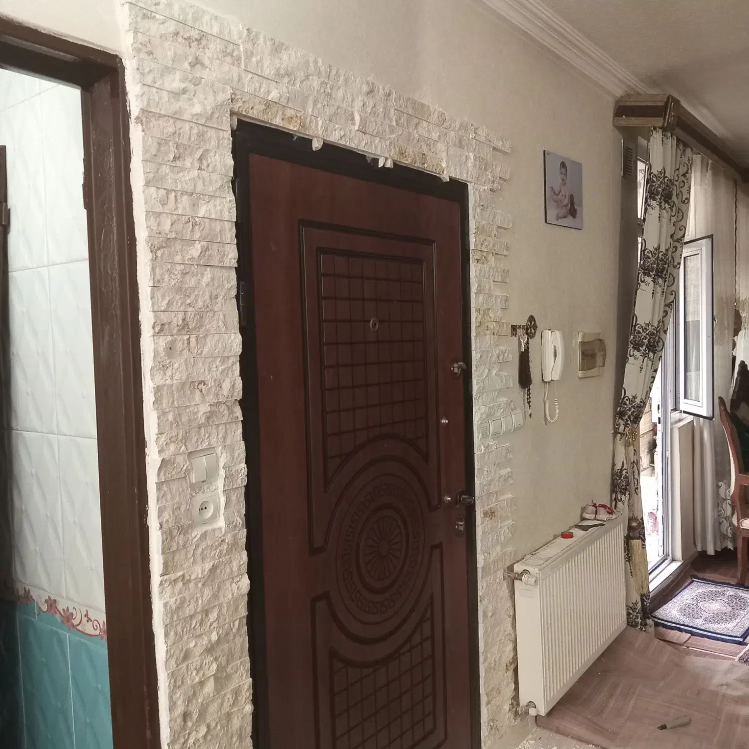 نصاب ونصب درب ضدسرقت و اتاقی چوبی|خدمات پیشه و مهارت|تبریز, |دیوار