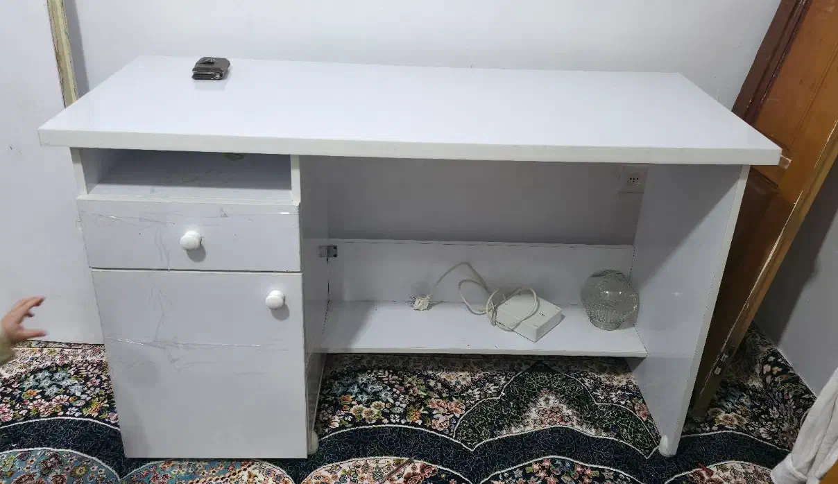 میز  ام دی اف کاملا نو|میز تحریر و کامپیوتر|ایلام, |دیوار