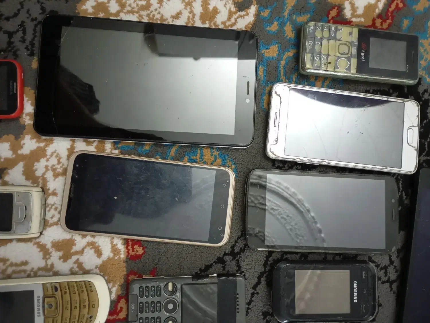 چند عدد گوشی و تبلت|موبایل|لاهیجان, لیل|دیوار