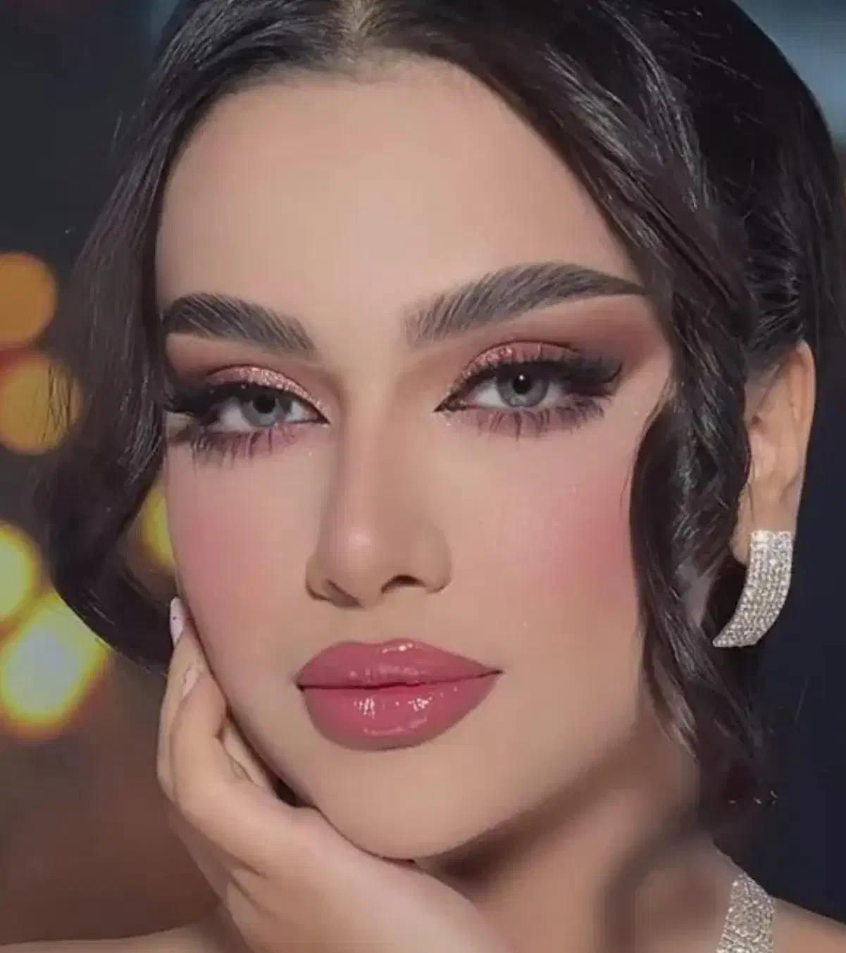 تخفیف ویژه میکاپ شنیون|خدمات آرایشگری و زیبایی|شاهرود, |دیوار