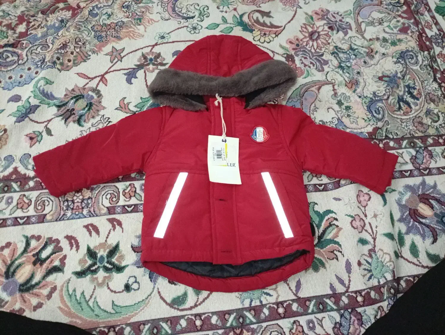 کاپشن بچگانه|کفش و لباس بچه|طاهرگوراب, |دیوار