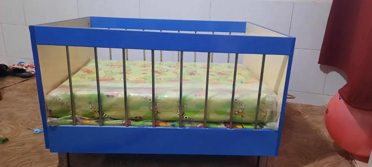 تخت کودک|تخت و صندلی بچه|بندر دیر, |دیوار