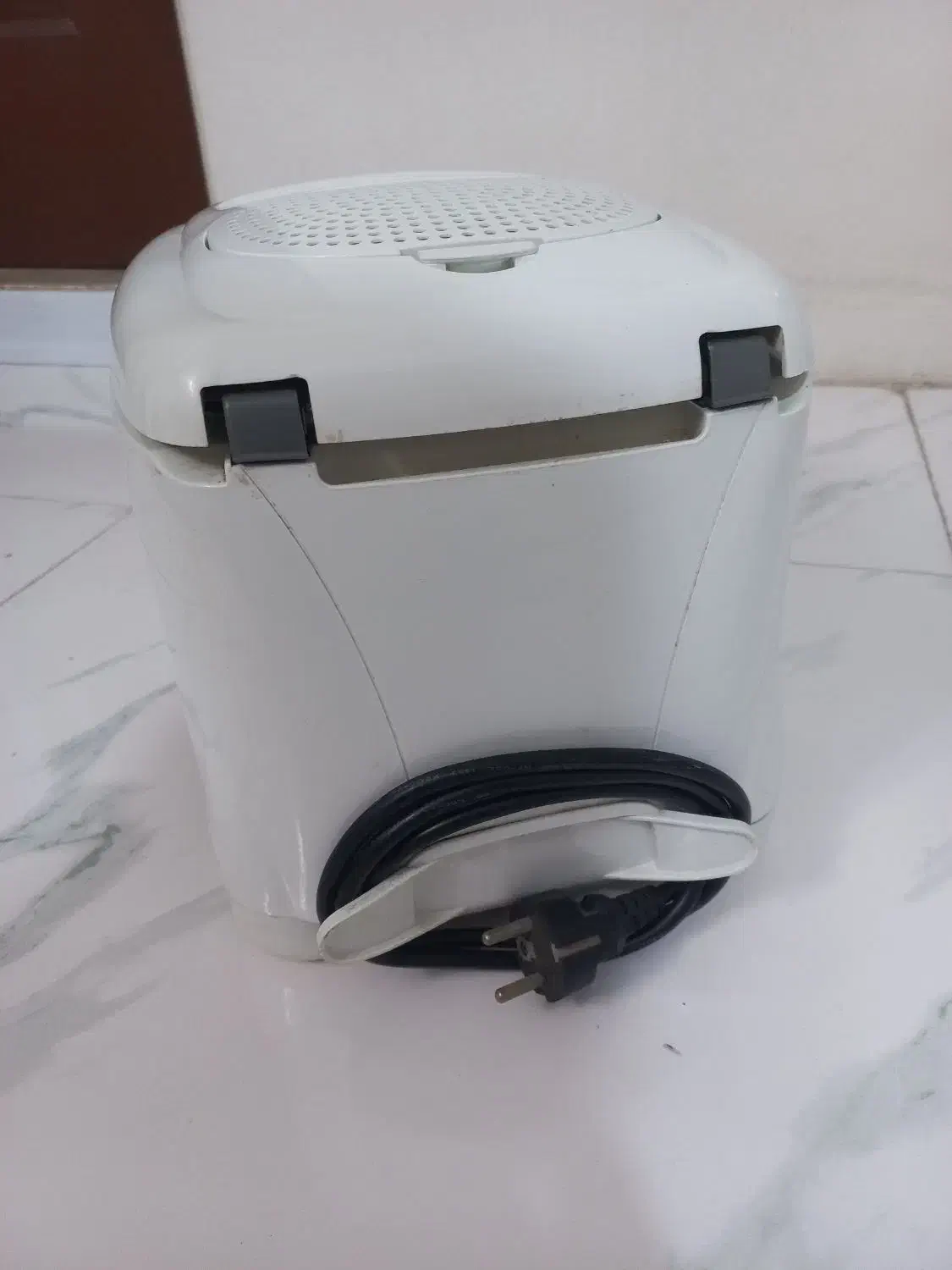 فروش یک دستگاه سرخ کن با روغن DeLonghi|اجاق گاز و لوازم برقی پخت‌وپز|تهران, دولاب|دیوار