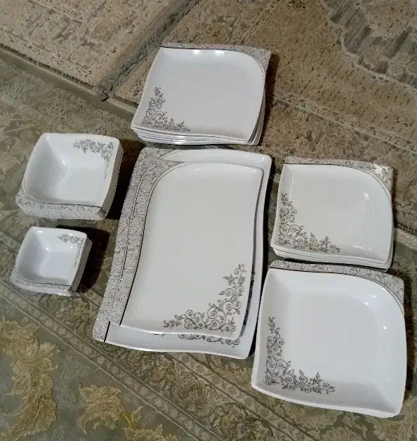 سرویس 32 پارچه ملامین اصل|ظروف سرو و پذیرایی|قم, شهرک توانیر|دیوار