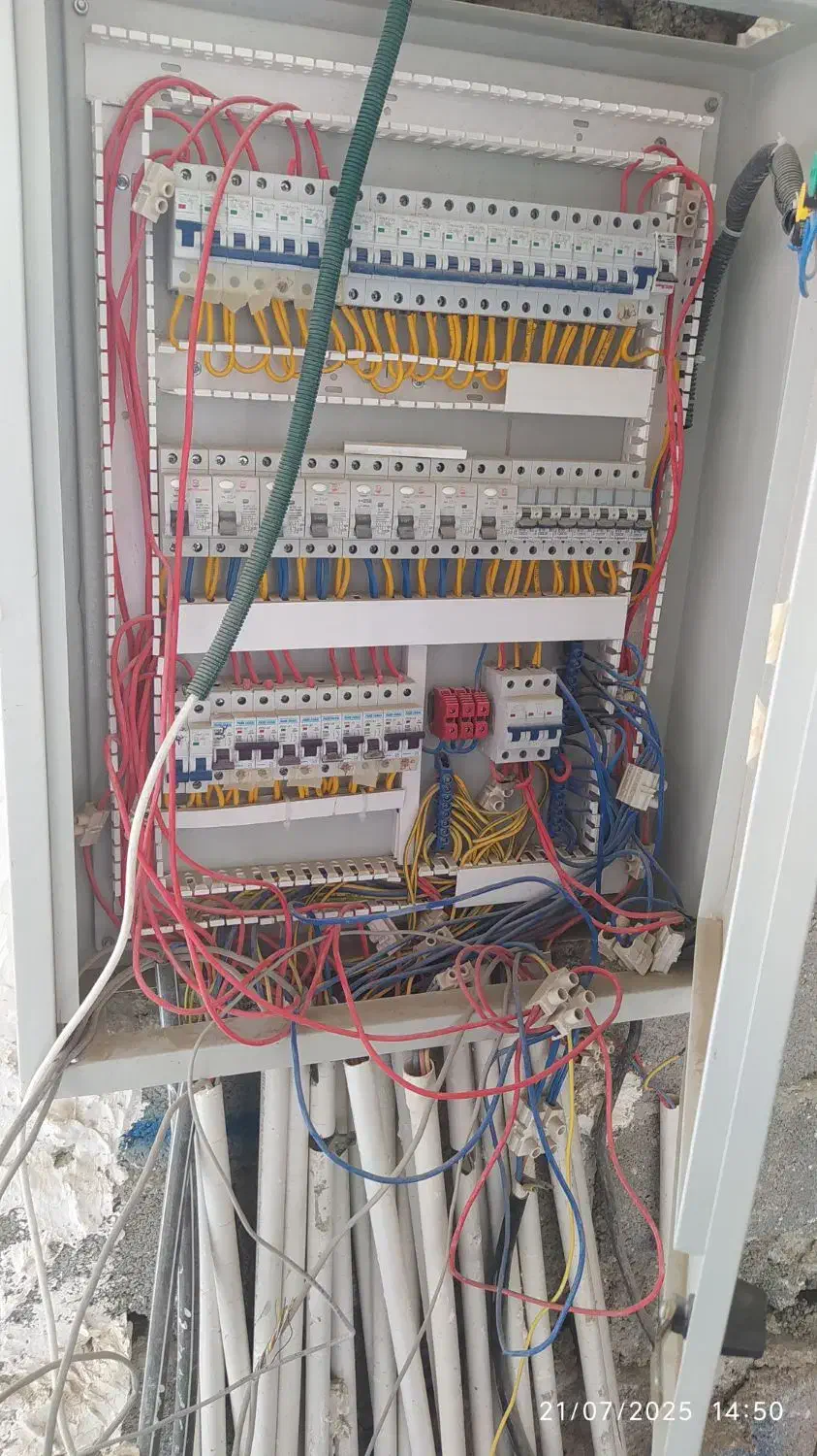 سیم کشی برق ساختمان و لوله کشی آب و فاضلاب|خدمات پیشه و مهارت|سراوان, |دیوار