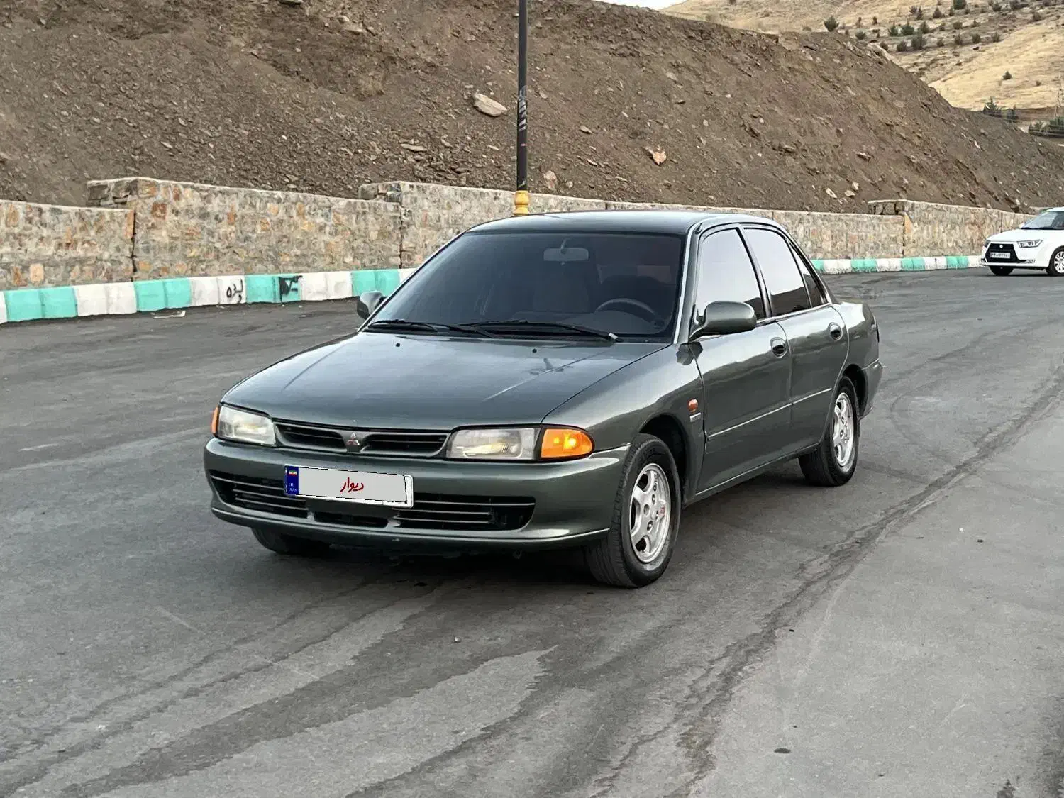 میتسوبیشی لنسر دنده‌ای 1600cc، مدل ۱۹۹۲|خودرو سواری و وانت|تهران, آبشار|دیوار