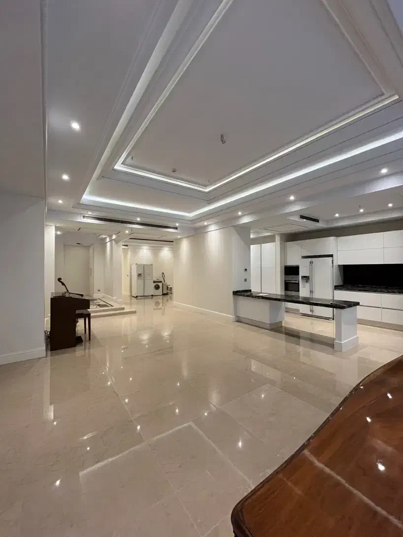 220متر/ تاپ لوکیشن بلوار/ برند سعادت آباد