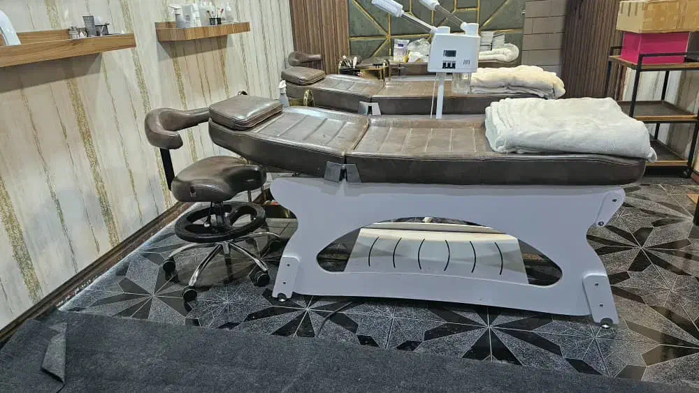 تخت آرایشگاهی،صندلی،ترولی،میز،استند|آرایشگاه و سالن‌های زیبایی|دهدشت, |دیوار