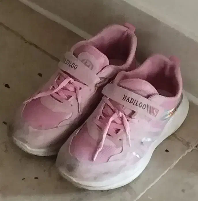 ۲ جفت کتونی|کفش و لباس بچه|فردیس, فردیس|دیوار