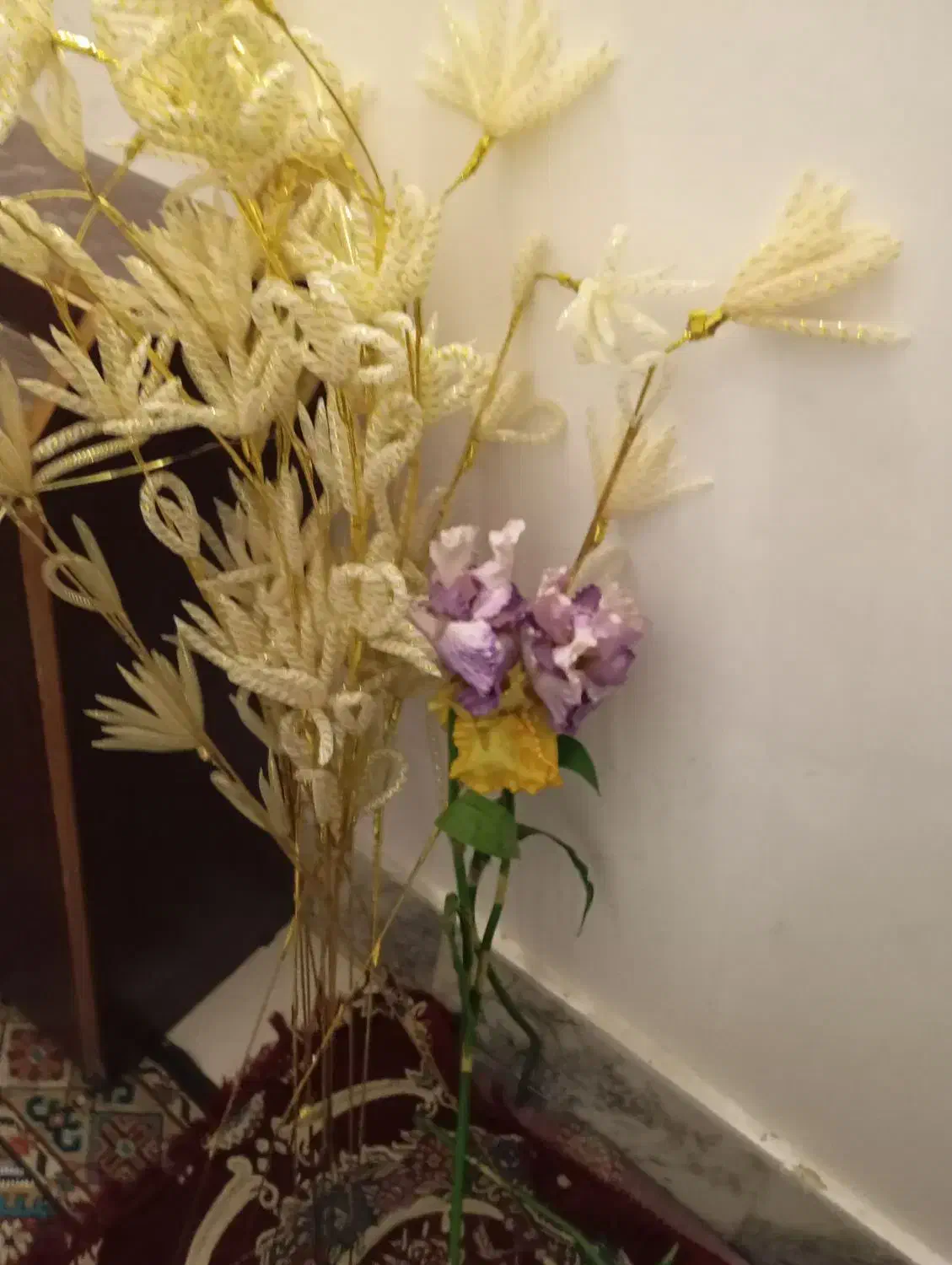 سیزده شاخه گل پر بدون گلدان|گل مصنوعی|مشهد, طلاب|دیوار