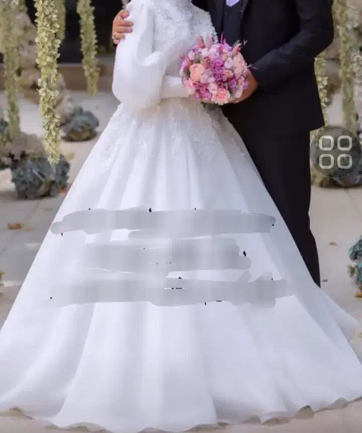 لباس عروس|لباس|رباط‌کریم, رباط‌کریم|دیوار