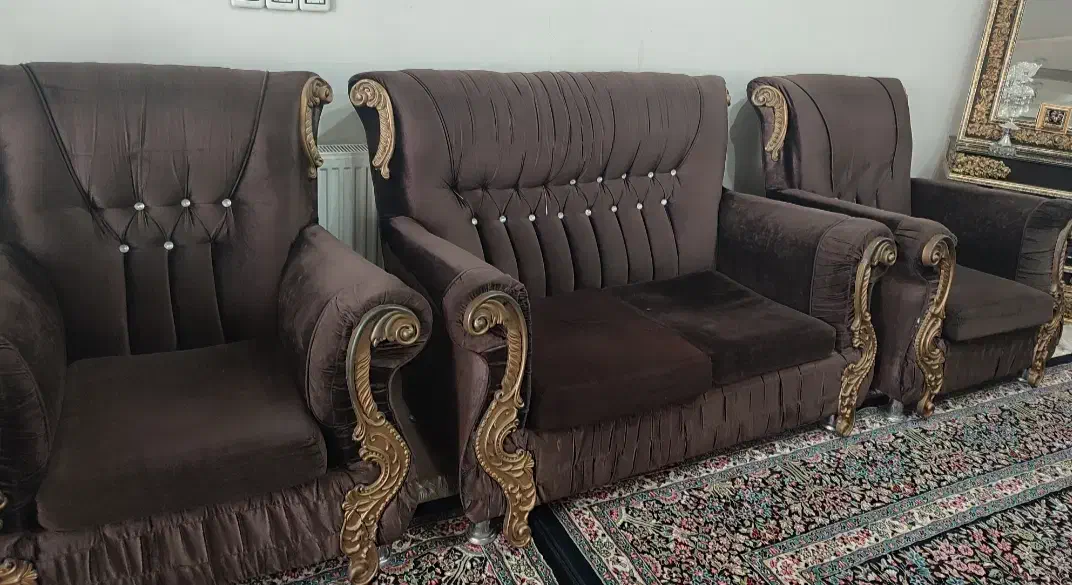 مبل راحتی۷نفره همراه با ۴عدد میز|مبلمان خانگی و میز عسلی|زرند, |دیوار