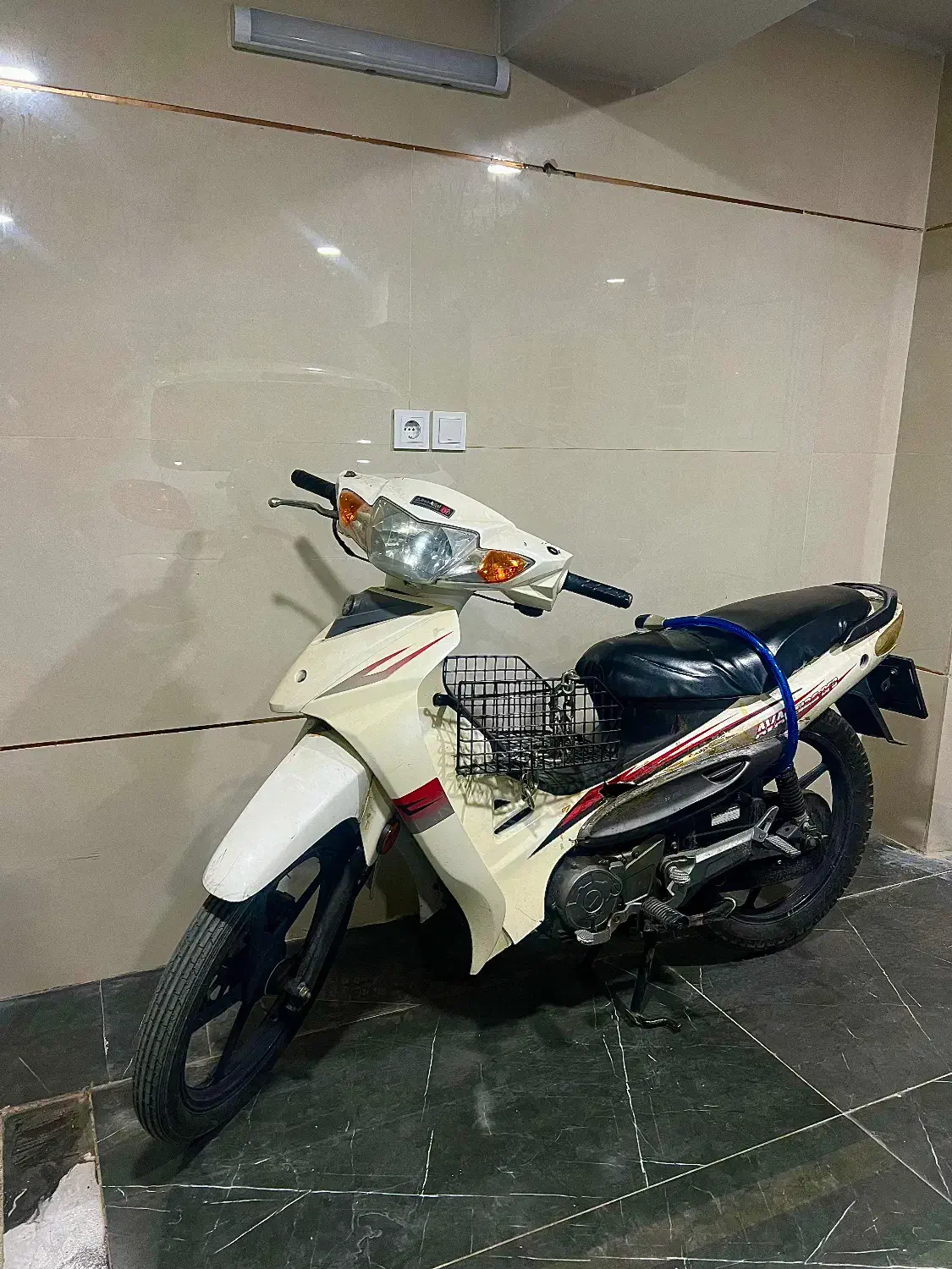 موتور آوا ۹۳|موتورسیکلت|اصفهان, باغ دریاچه|دیوار