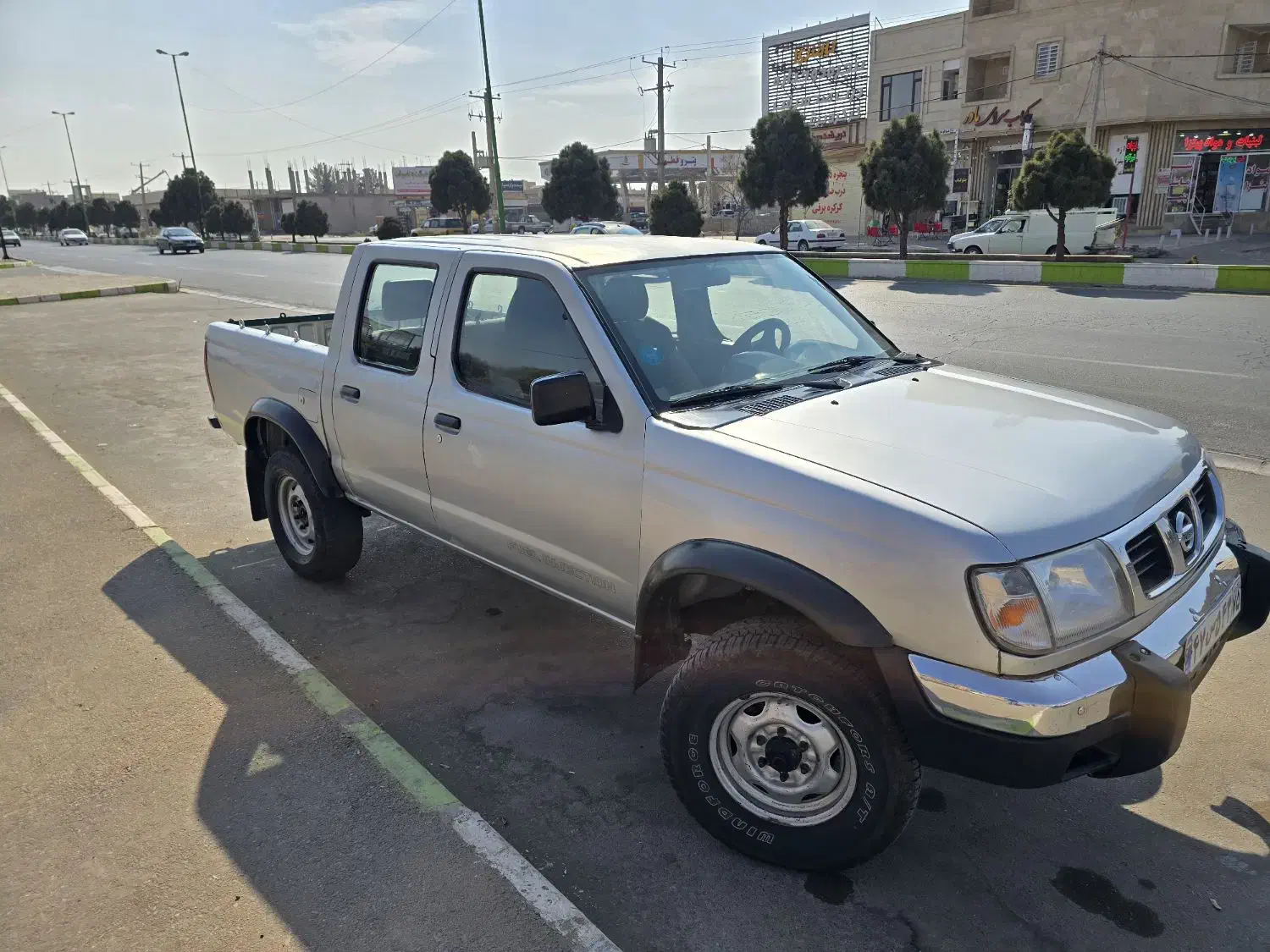 نیسان پیکاپ دوکابین ۸۷ نقره ای|خودرو سواری و وانت|رفسنجان, |دیوار