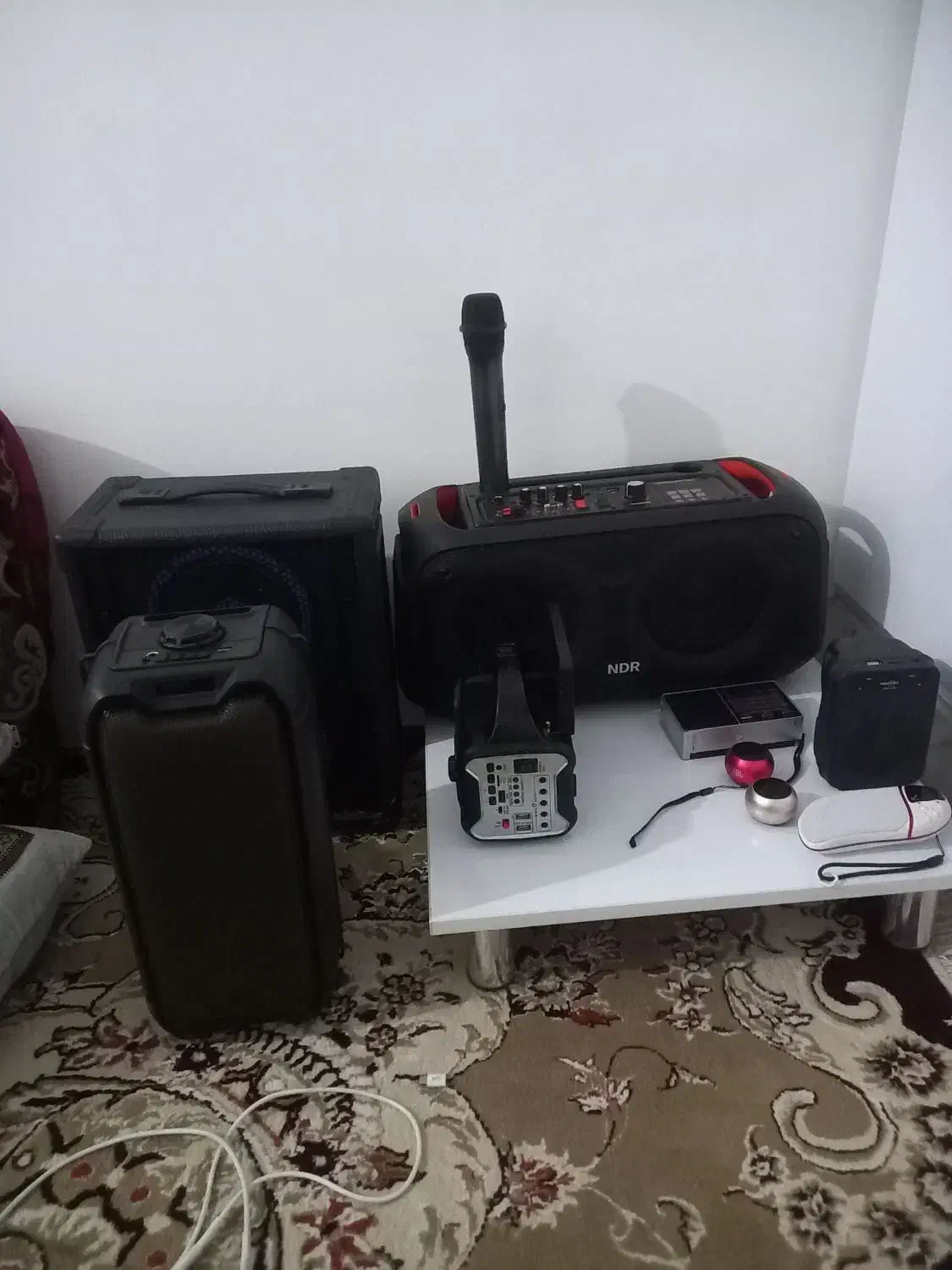 اسپیکر|صوتی و تصویری|ایوان, |دیوار