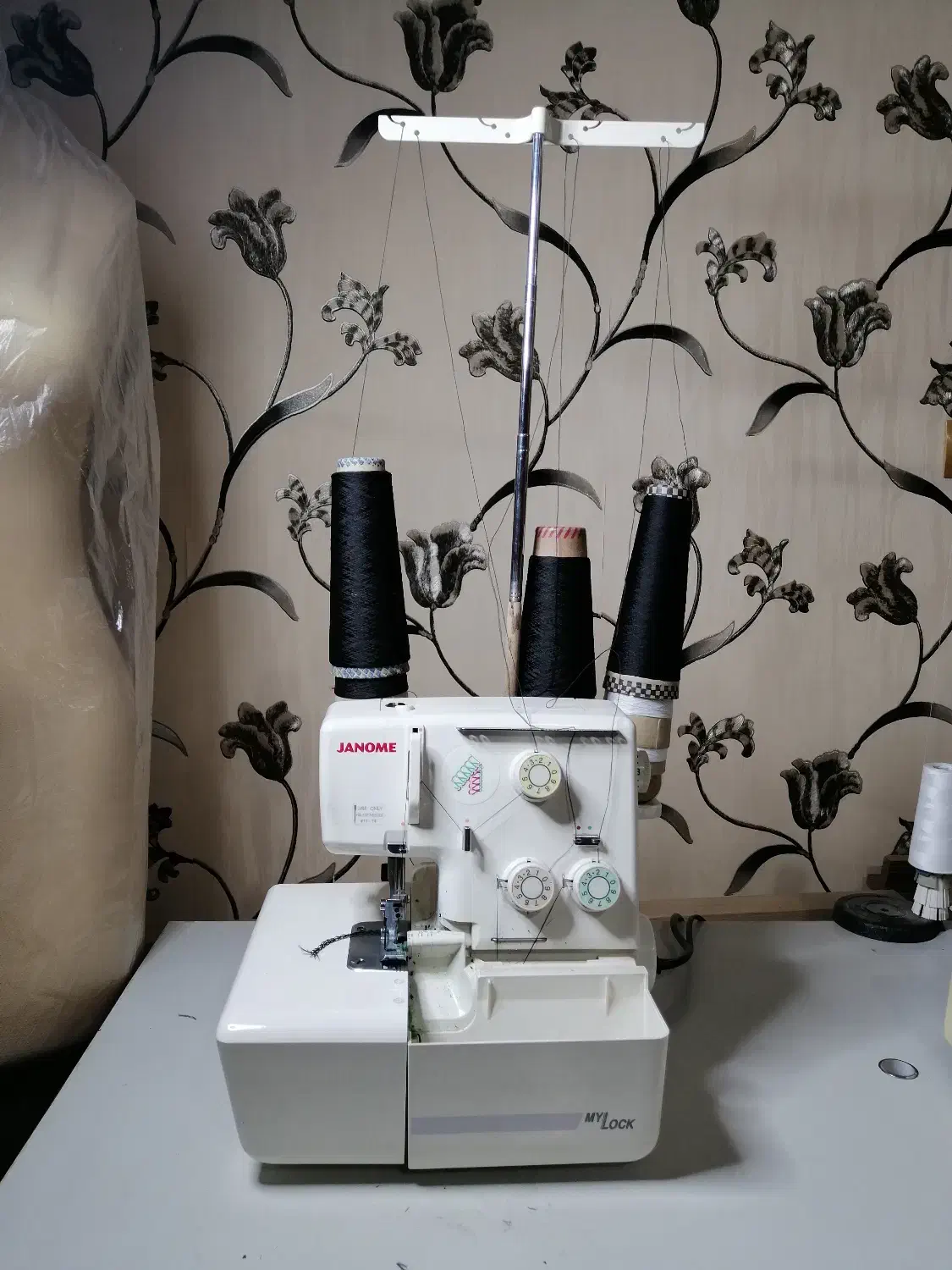 سردوز 3 نخه ژانومه اصلی|چرخ خیاطی و ریسندگی|فولادشهر, A6|دیوار