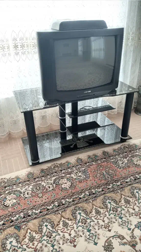 میز و تلویزیون|تلویزیون و پروژکتور|پارس‌آباد, |دیوار