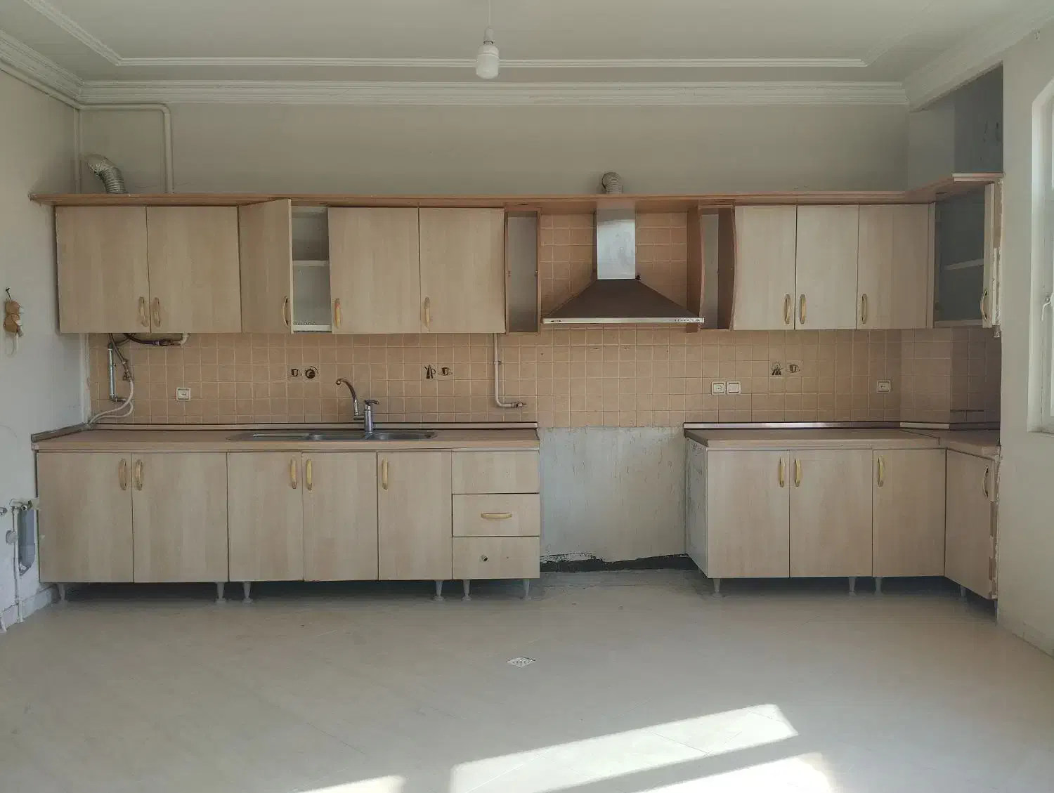 کابینت کار کرده|مصالح و تجهیزات ساختمان|نیشابور, هفده شهریور|دیوار