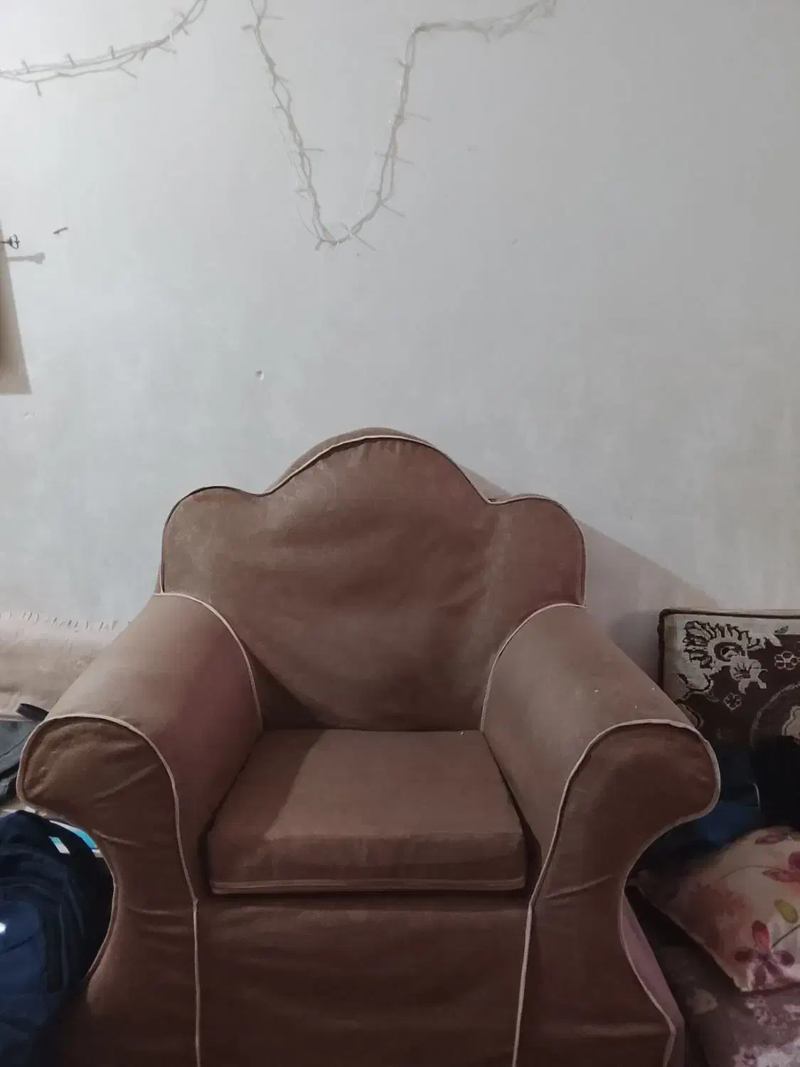 مبل ۴ نفره|مبلمان خانگی و میز عسلی|سبزوار, باهنر|دیوار