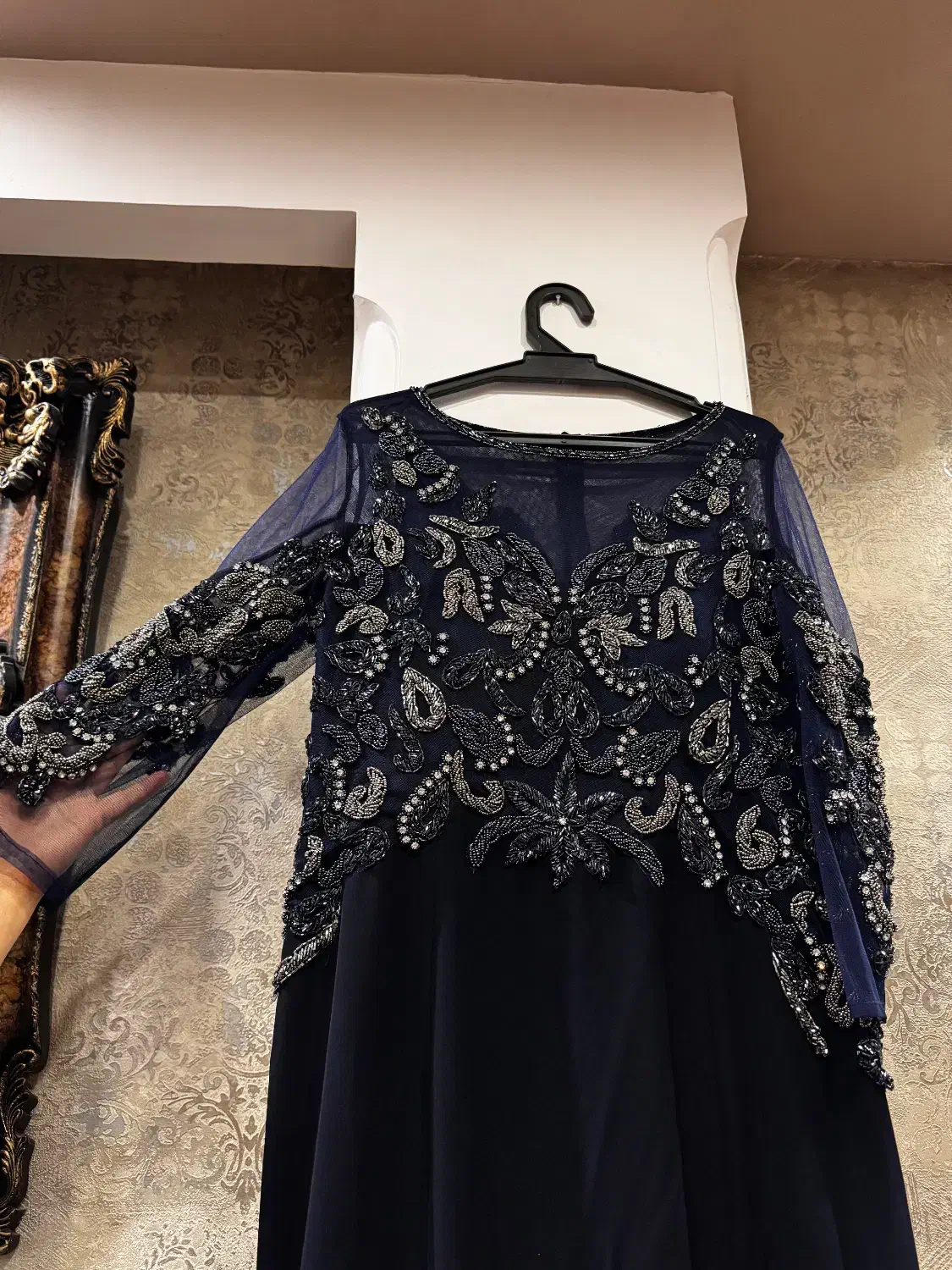 پیراهن مجلسی ترک|لباس|لاهیجان, شیخ زاهد|دیوار