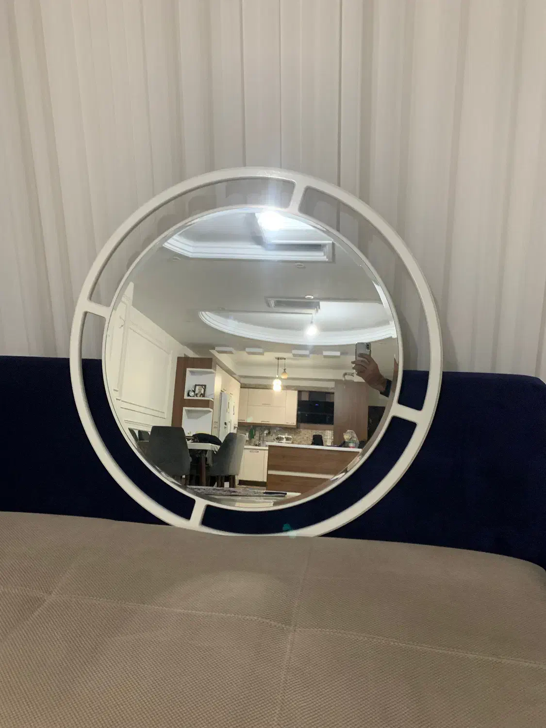 آینه گرد|آینه|مشکیندشت, |دیوار