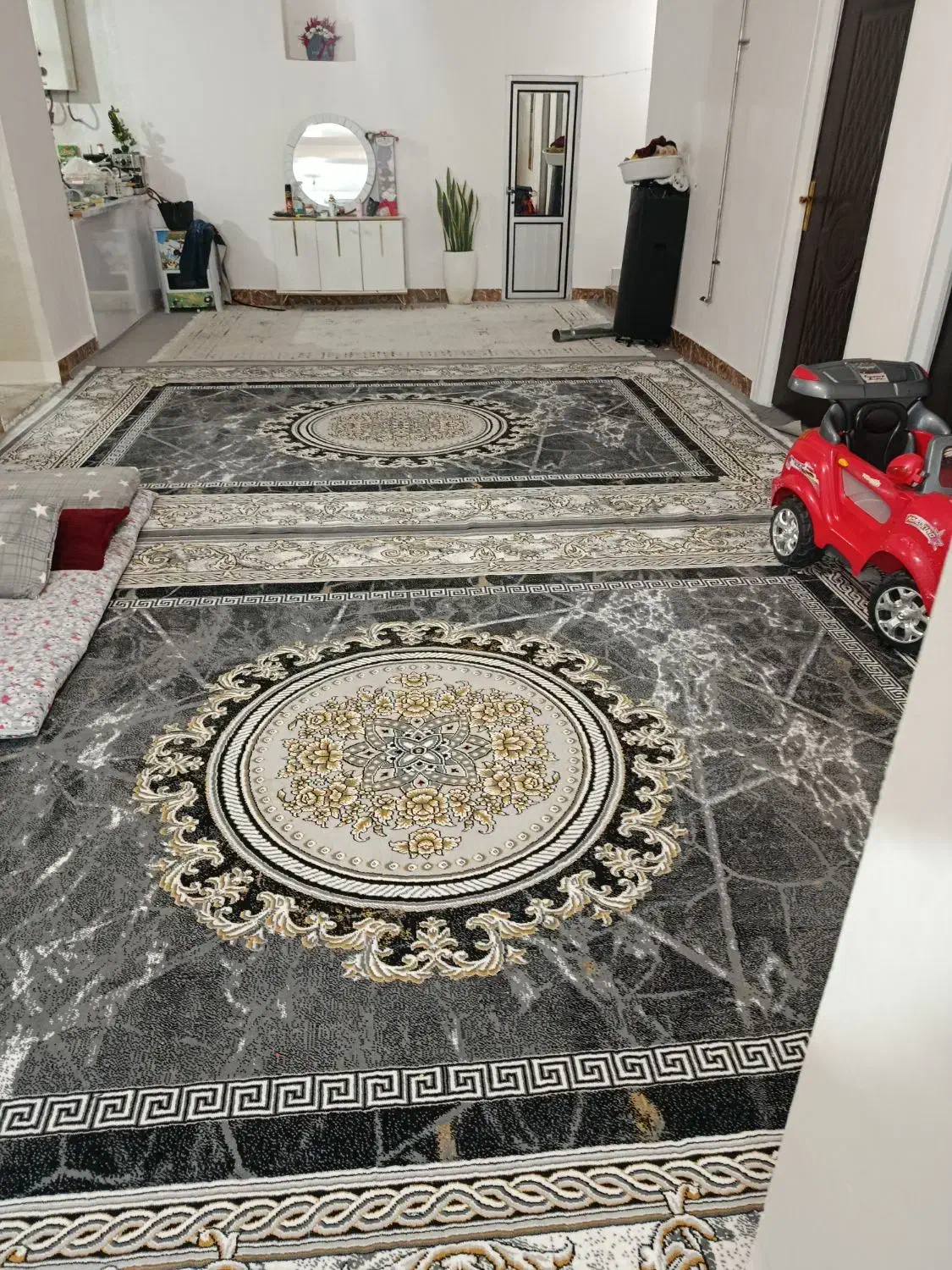 معاوضه با فروش فرش رنگ طوسی نونو|فرش|یاسوج, |دیوار