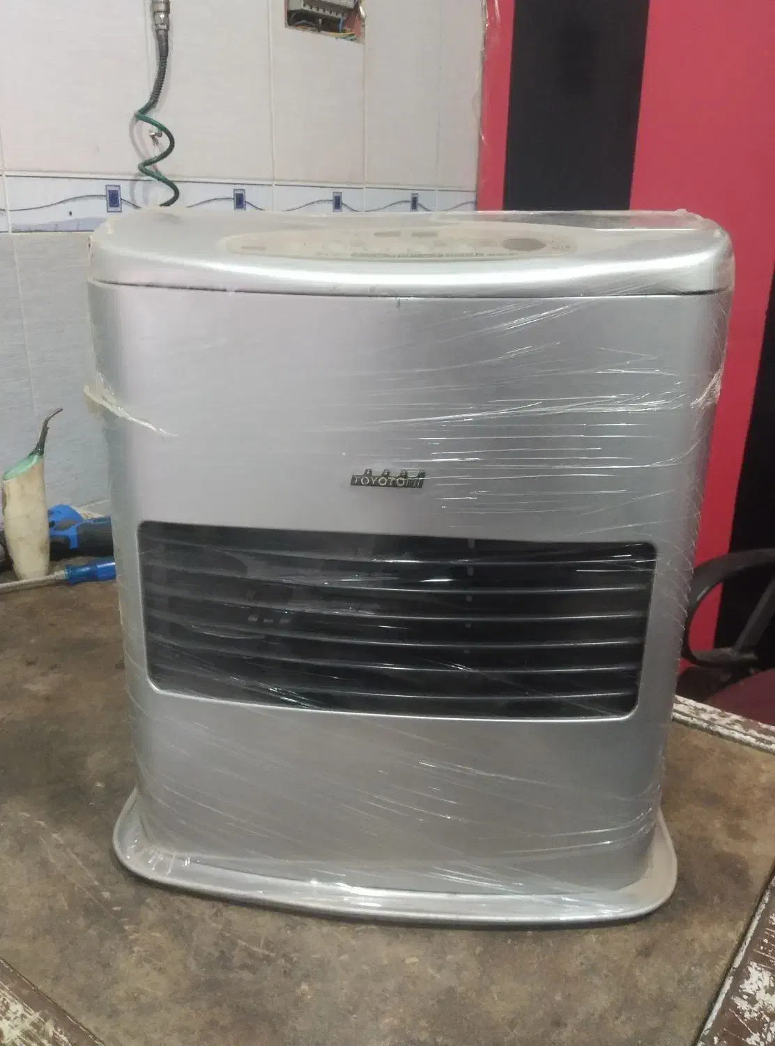 بخاری نفتی و برقی ژاپنی تویتمی|بخاری، هیتر، شومینه|بانه, |دیوار