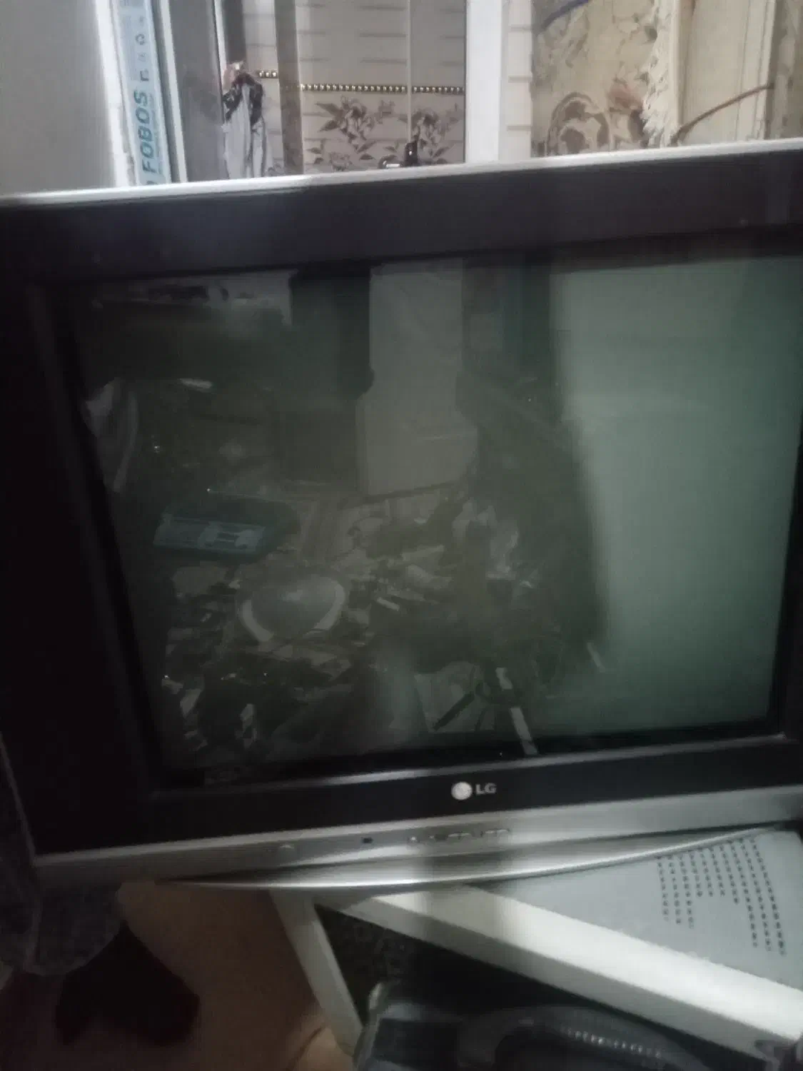 تلویزیون ومیز تلویزیون|تلویزیون و پروژکتور|محمدیه-قزوین, |دیوار