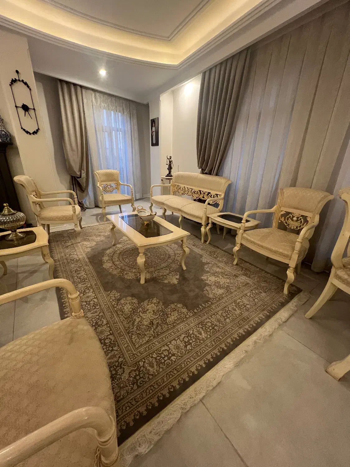 مبلمان به همراه میز نهار خوری|مبلمان خانگی و میز عسلی|تهران, حکمت|دیوار