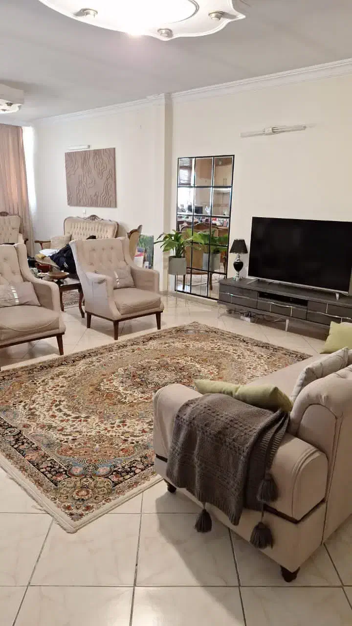 آپارتمان 100 متری میدان اطلاعات