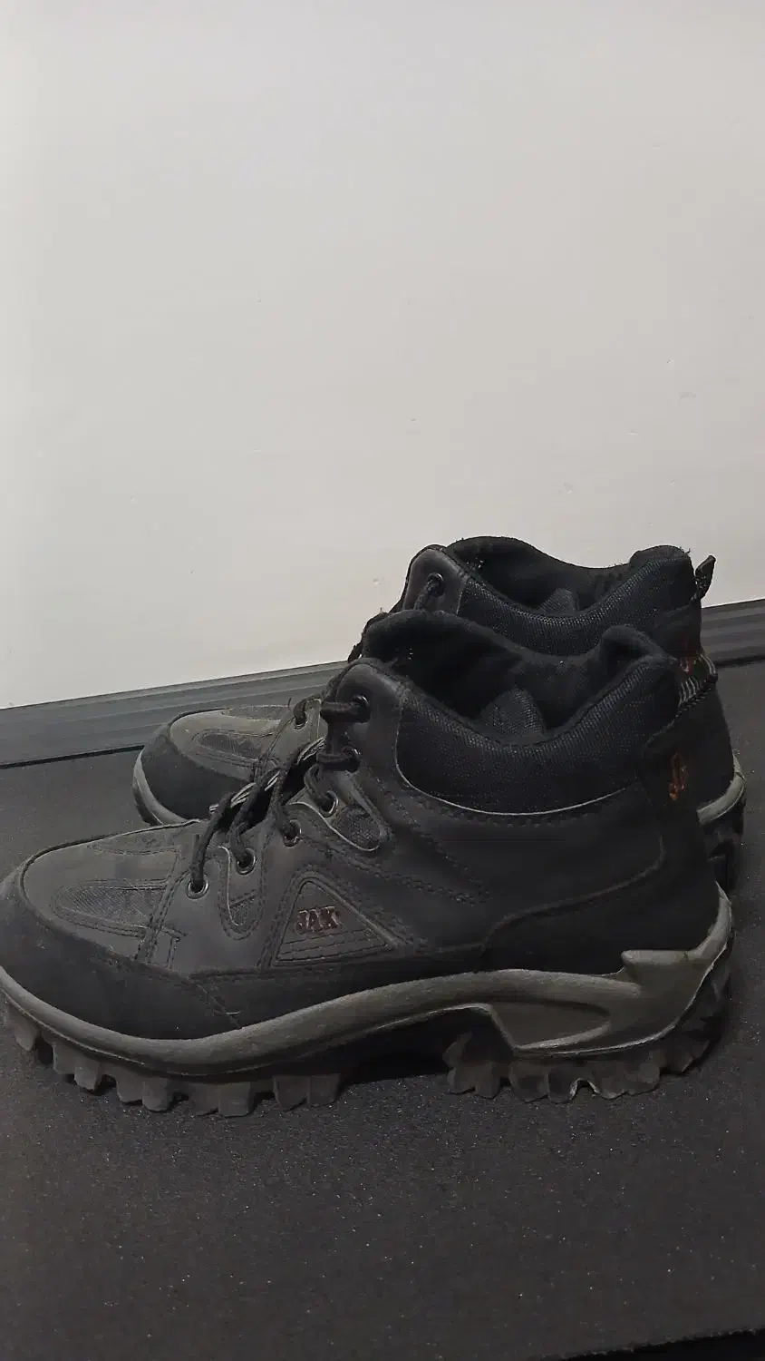 کفش|کیف، کفش، کمربند|فردوس (خراسان), |دیوار