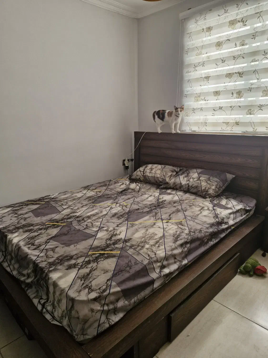 تخت دونفره|تخت و سرویس خواب|رشت, گلزاران|دیوار