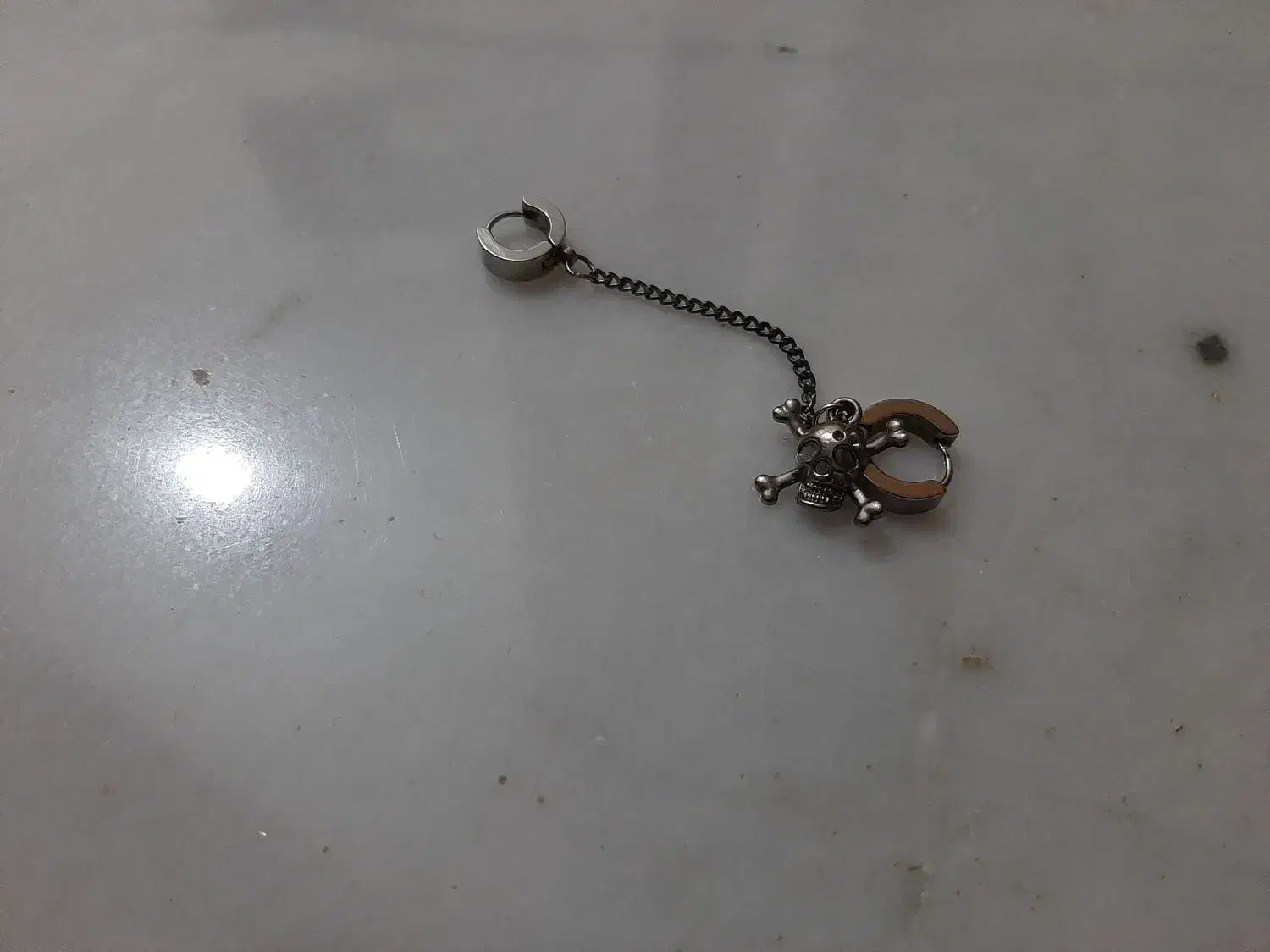 گوشواره اسکلتی|بدلیجات|نی‌ریز, |دیوار