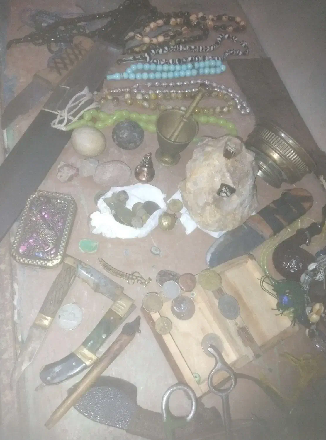 وسایل شخصی زیور آلات|کلکسیون اشیاء عتیقه|عنبران, |دیوار