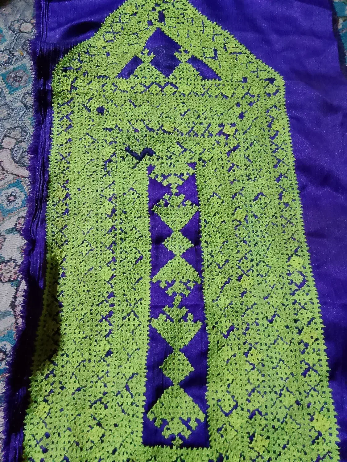 ناهوگ|لباس|جالق, |دیوار