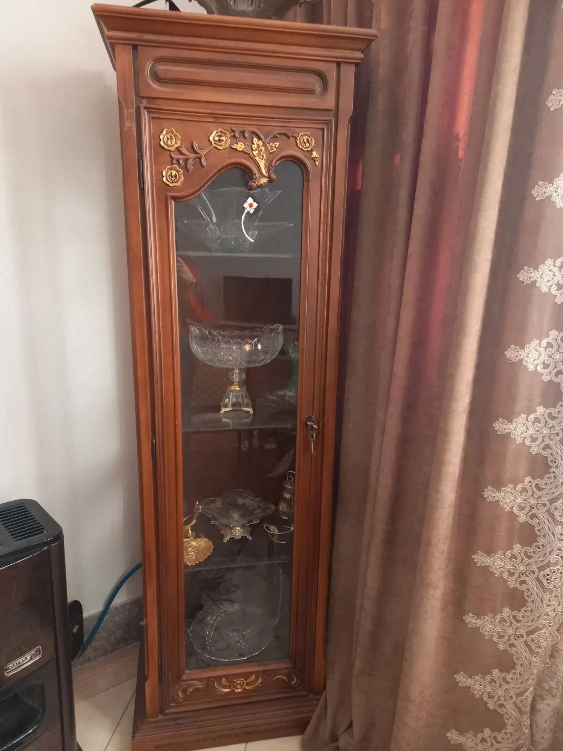 کنسول چوب گردو|بوفه، ویترین، کنسول|قم, سراجه (۱۵ خرداد)|دیوار