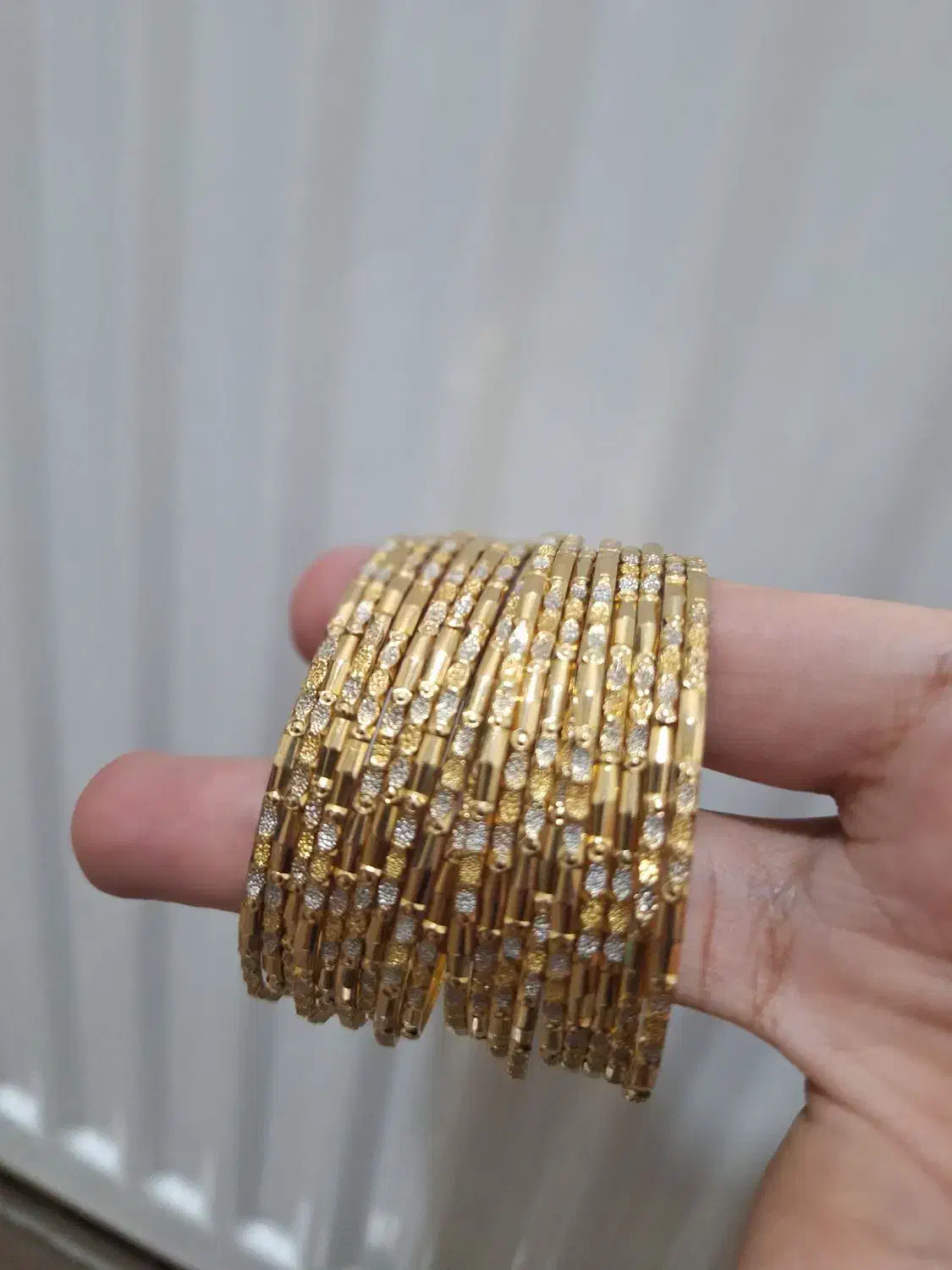 النگو|جواهرات|آبدانان, |دیوار