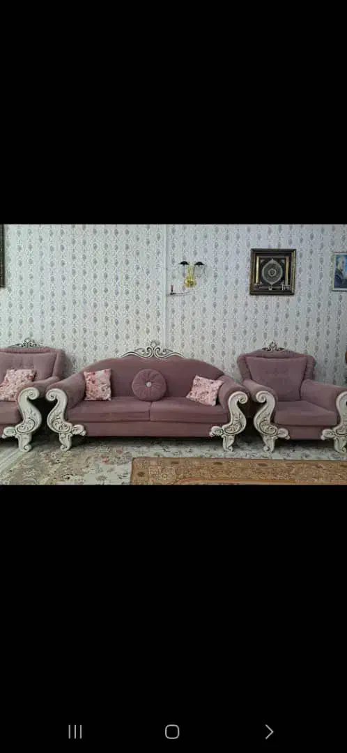 دو سری مبل که هر سری به قیمت 6/000به فروش میرسد|مبلمان خانگی و میز عسلی|اسلامآباد غرب, |دیوار