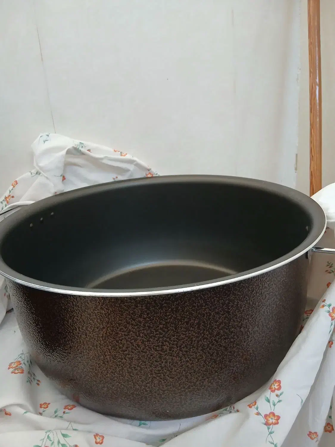 قابلمه نسوز|ظروف پختوپز|مرودشت, فاز دوم شهرک فرهنگیان|دیوار